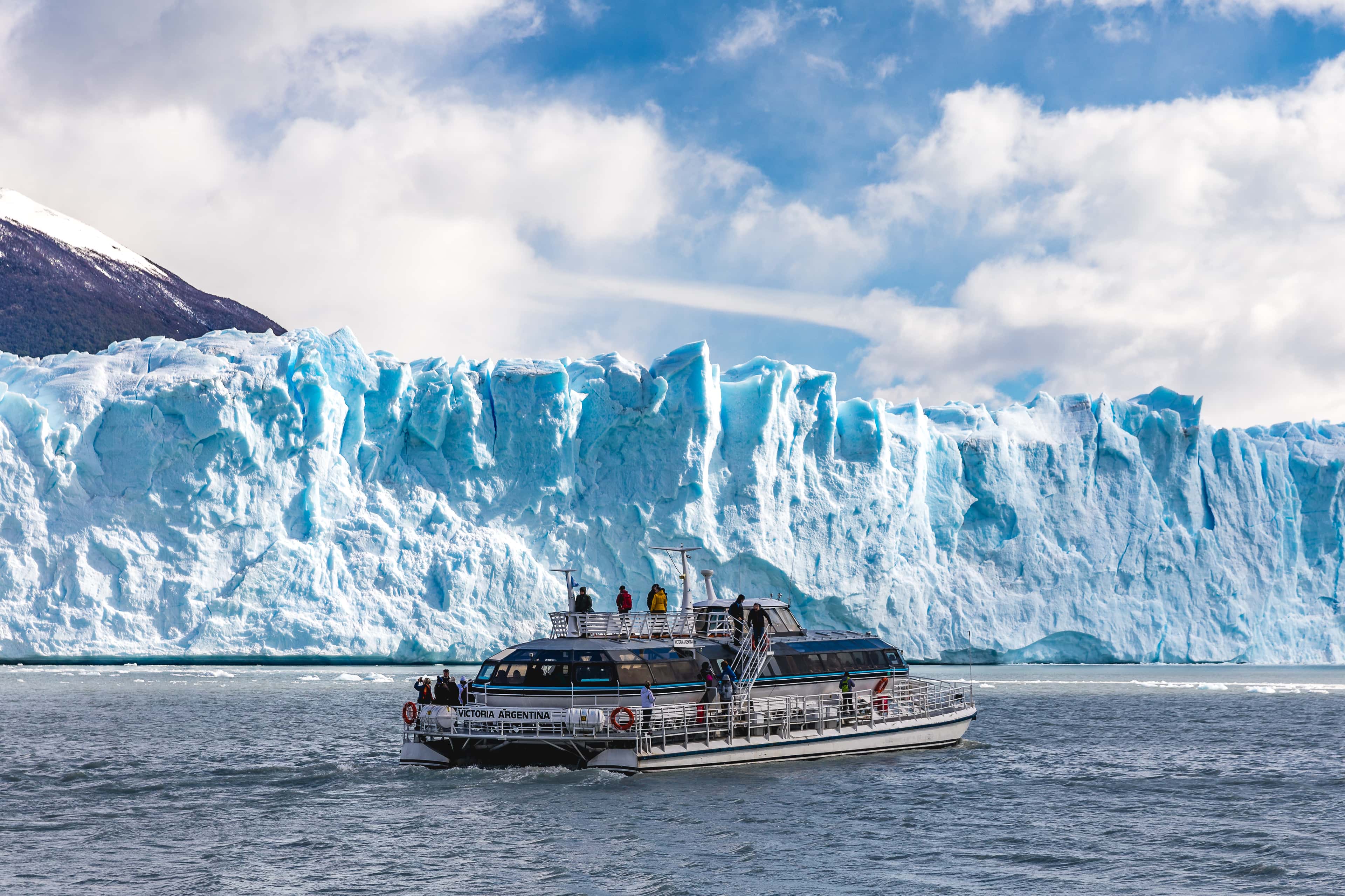 Navegación frente al Glaciar Perito Moreno